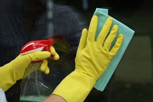 Professional move out cleaning in a South Kensington apartment
